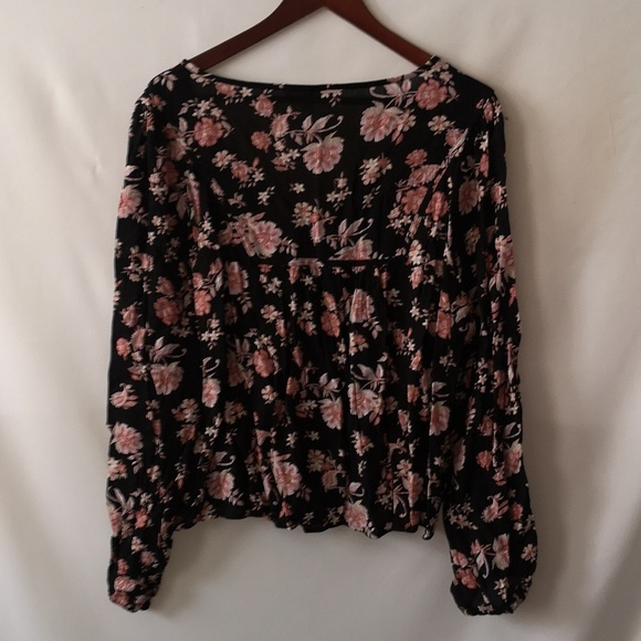 Like-new Women's Floral Blouse by Wild Skye, Size XXL, Pink & Cream on Black - Picture 5 of 7